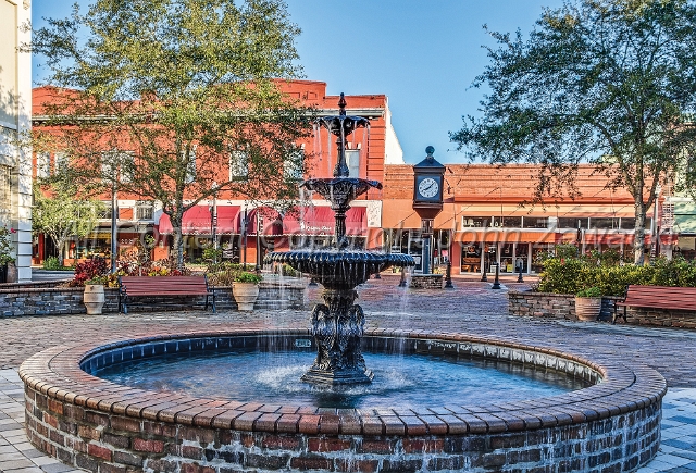 4x6 - Magnolia Square Fountian-Front.jpg - Magnolia Square Fountian downtown Sanford, FL - Front